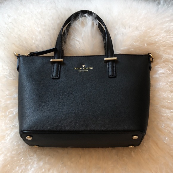 Kate spade purse!🤍 - Picture 5 of 7